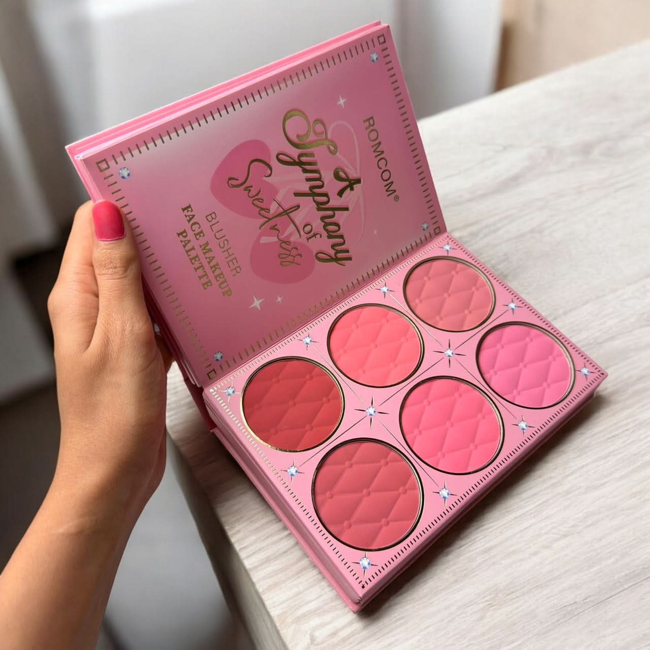 RomCom Dazzle Glow – All-in-One Makeup Book Palette