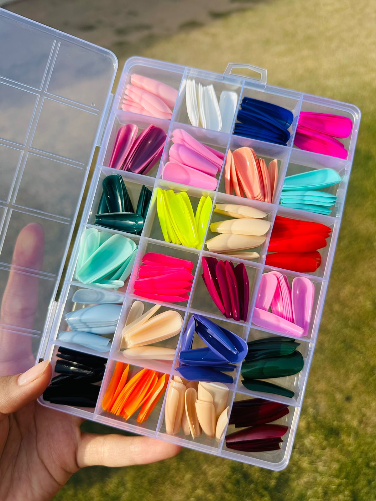 576 artifical nails set with glue